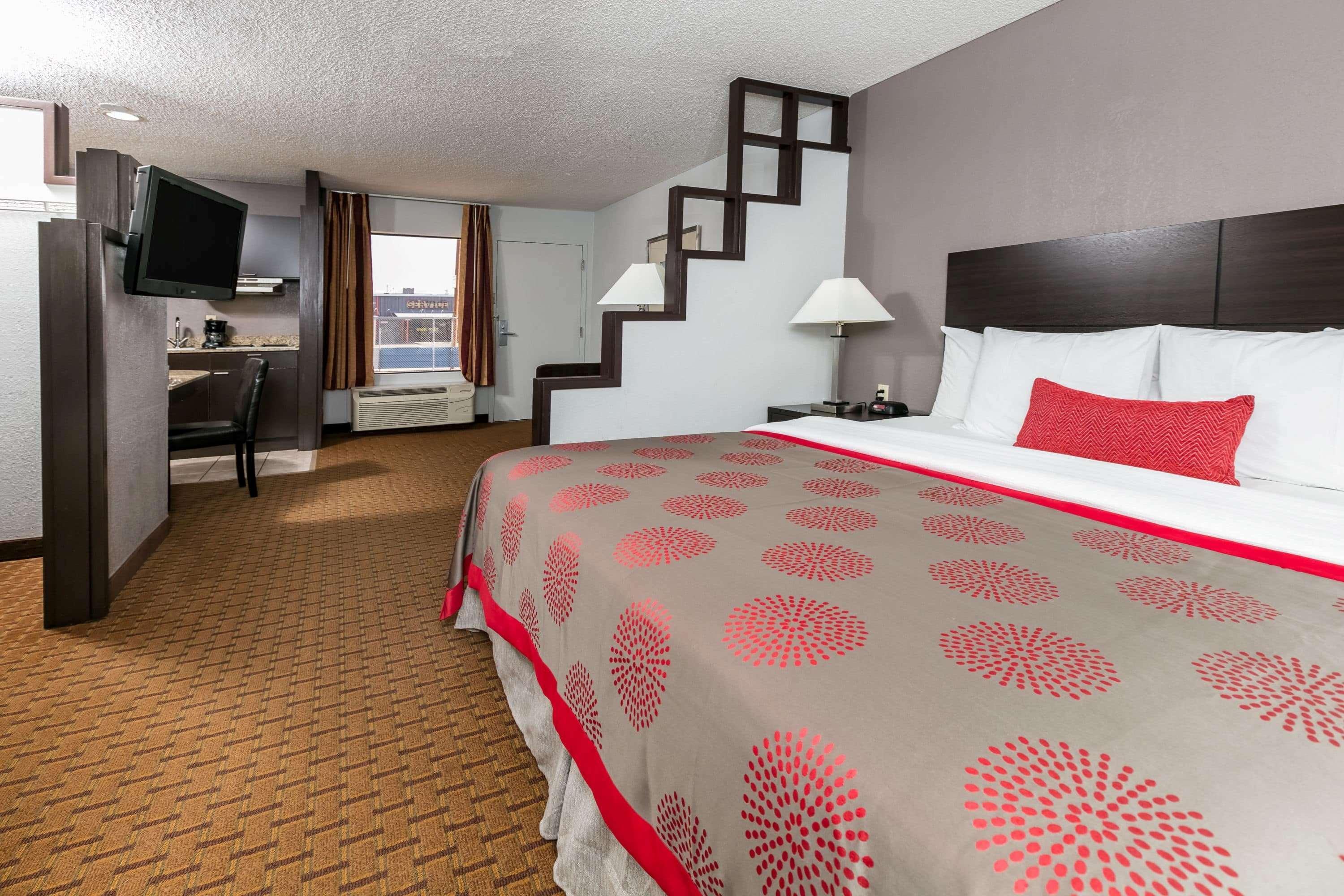 Ramada By Wyndham El Paso Hotel Exterior photo