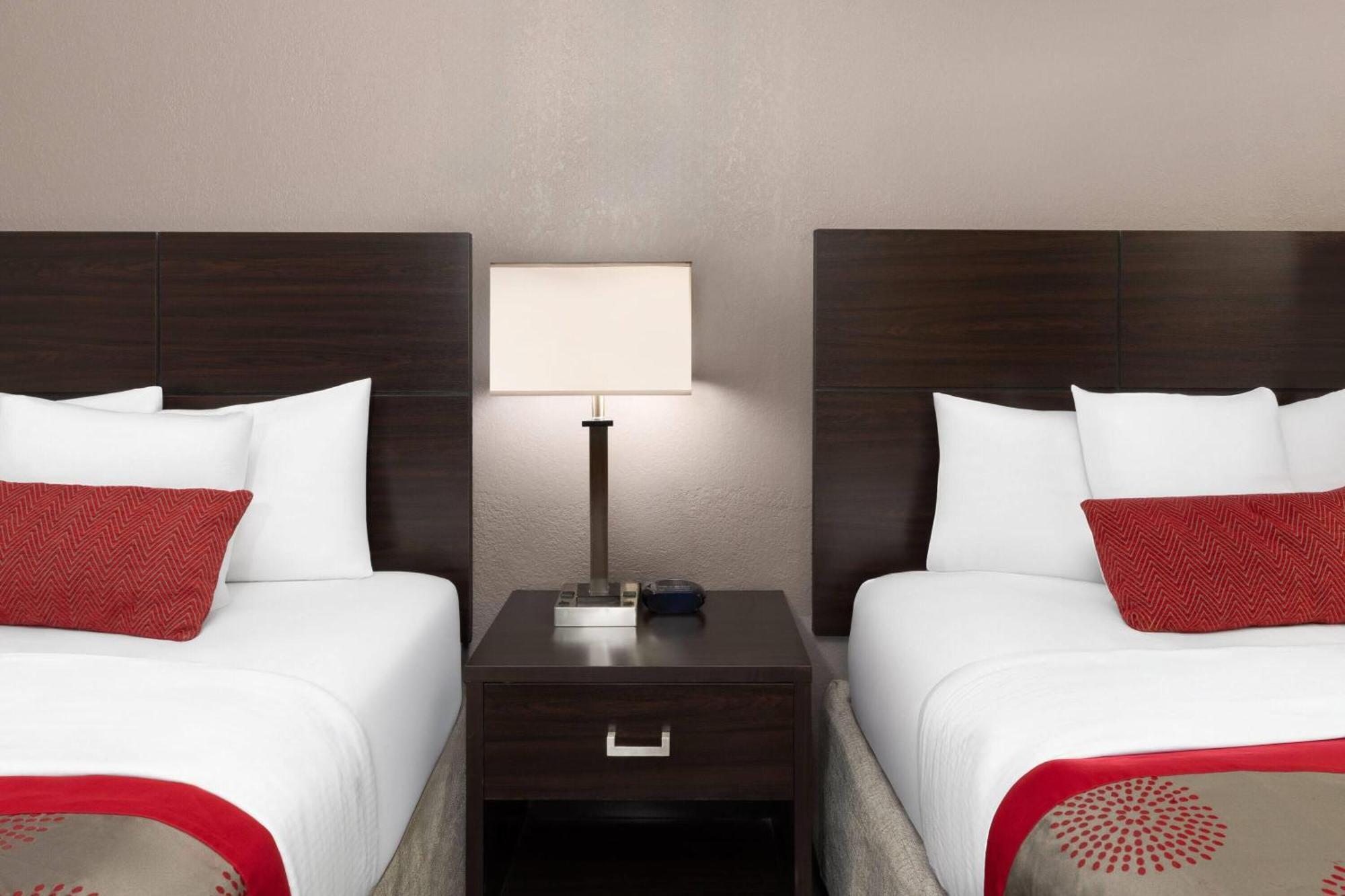 Ramada By Wyndham El Paso Hotel Exterior photo